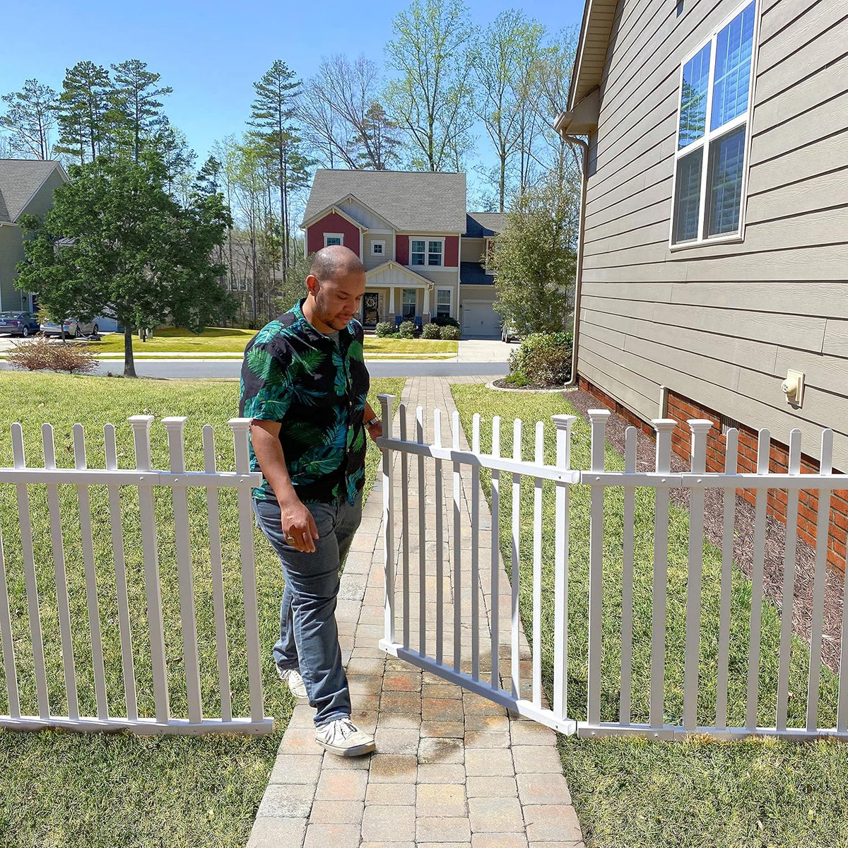 Lightweight Portable Vinyl Picket Fence Kit with Metal Base, White X8706