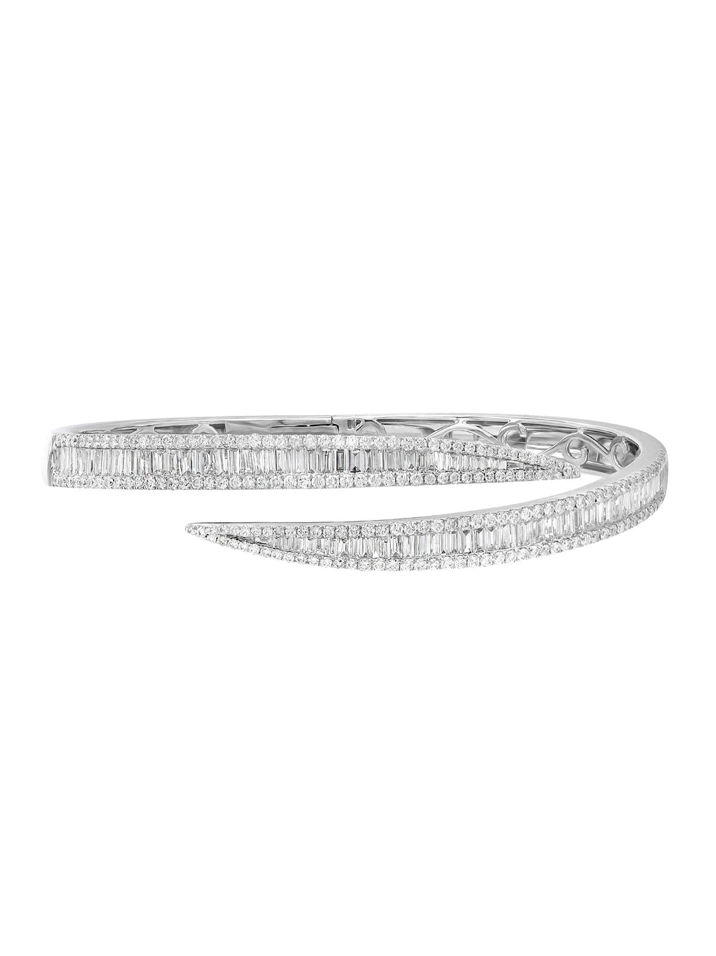 18K White Gold Diamond Bangle Bracelet F4816