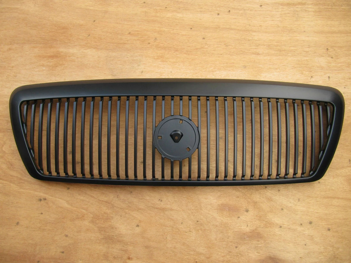 Painted-Black Grille U185573