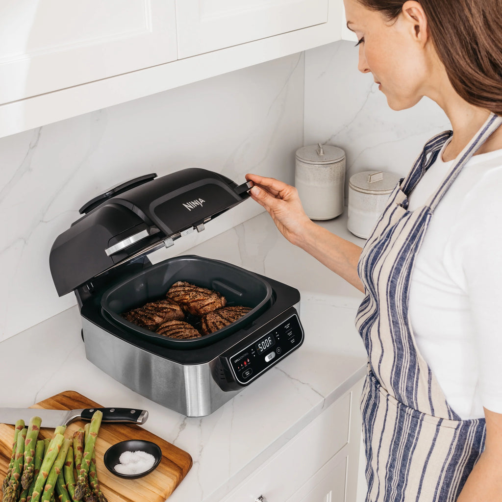 4-in-1 Indoor Grill with 4-qt Air Fryer, Black/Stainless M5413